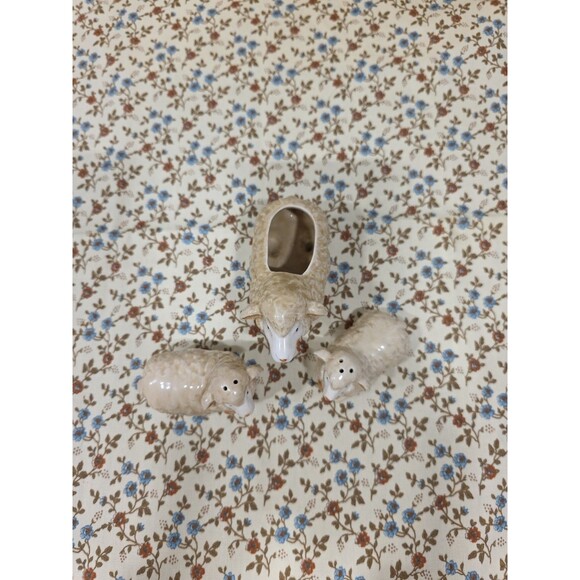 OTAGIRI Sheep Lamb Salt And Pepper Shaker Set Vintage 1983 Stickers‎ NO STOPPERS - Picture 2 of 7